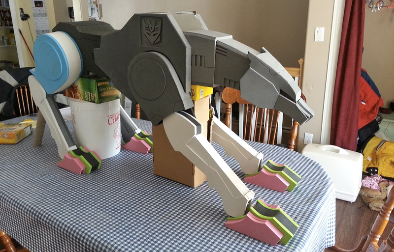 Illustration for article titled The Best Pet Ever Is a Life-Size Version of Ravage From Transformers